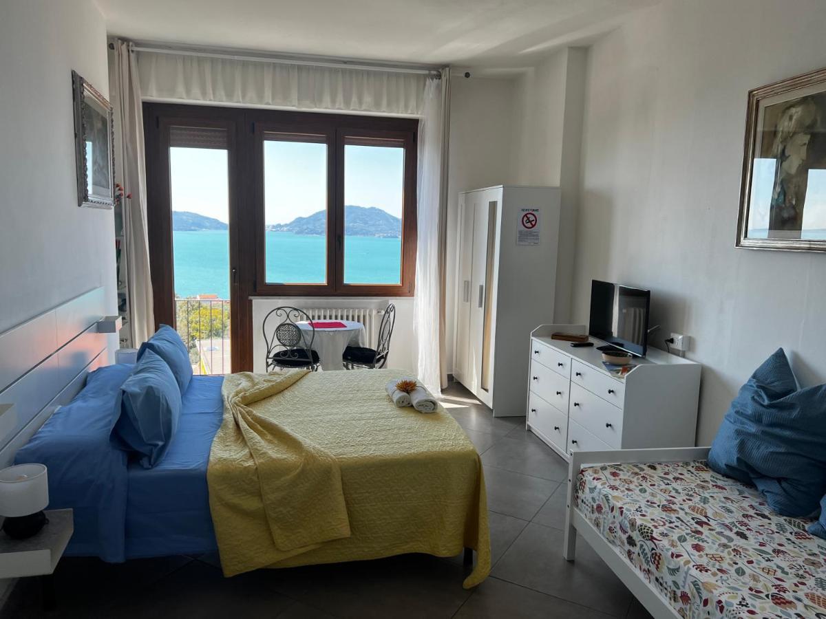 B&B Camera Bellavista Леричи Екстериор снимка